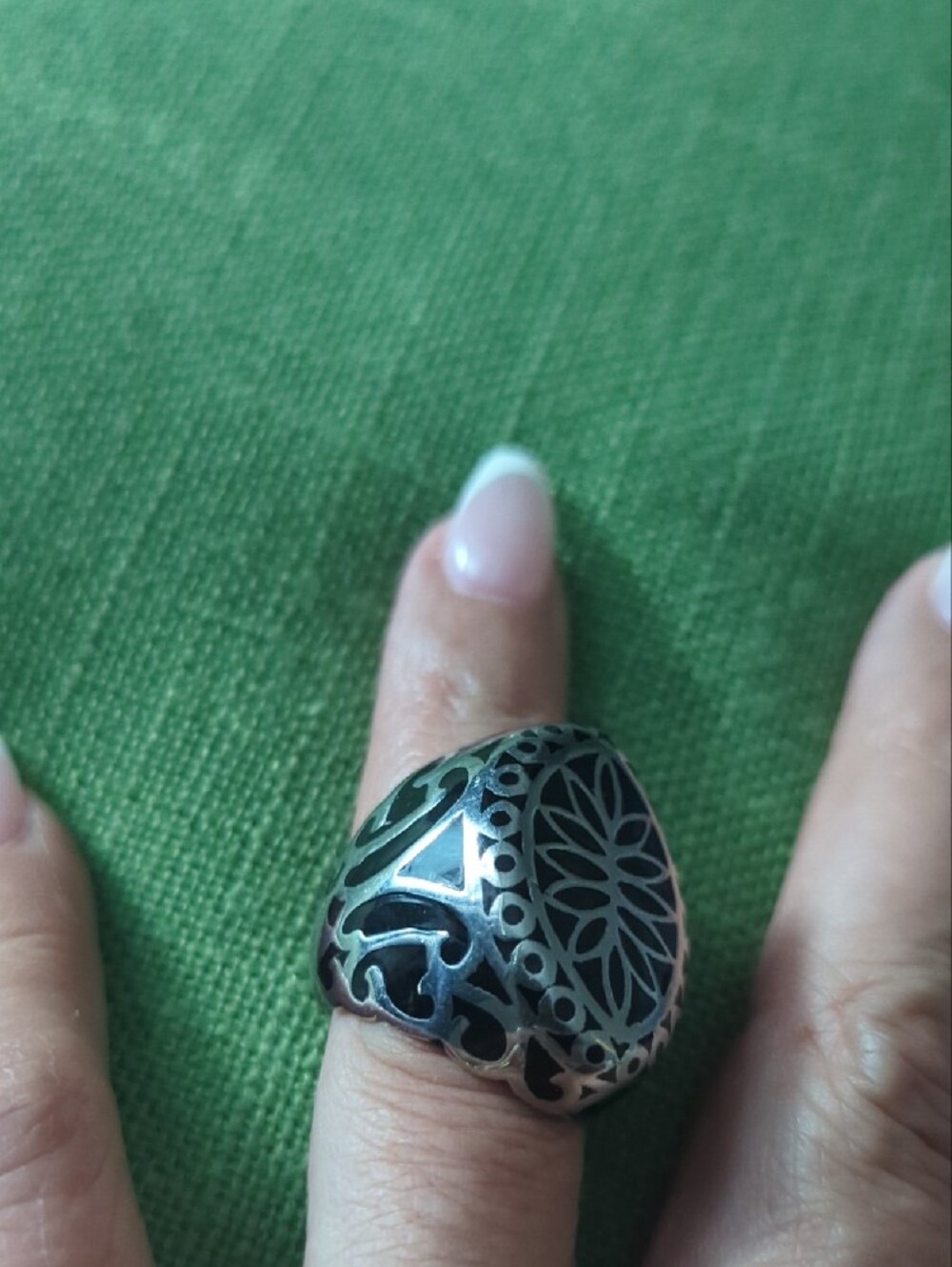 Stainless Steel With Black Accent Design - Picture 7 of 8
